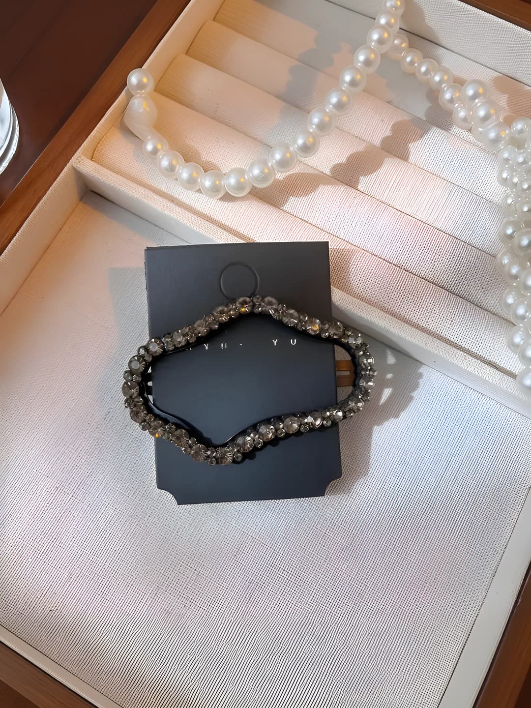 7# Grey single row diamond
