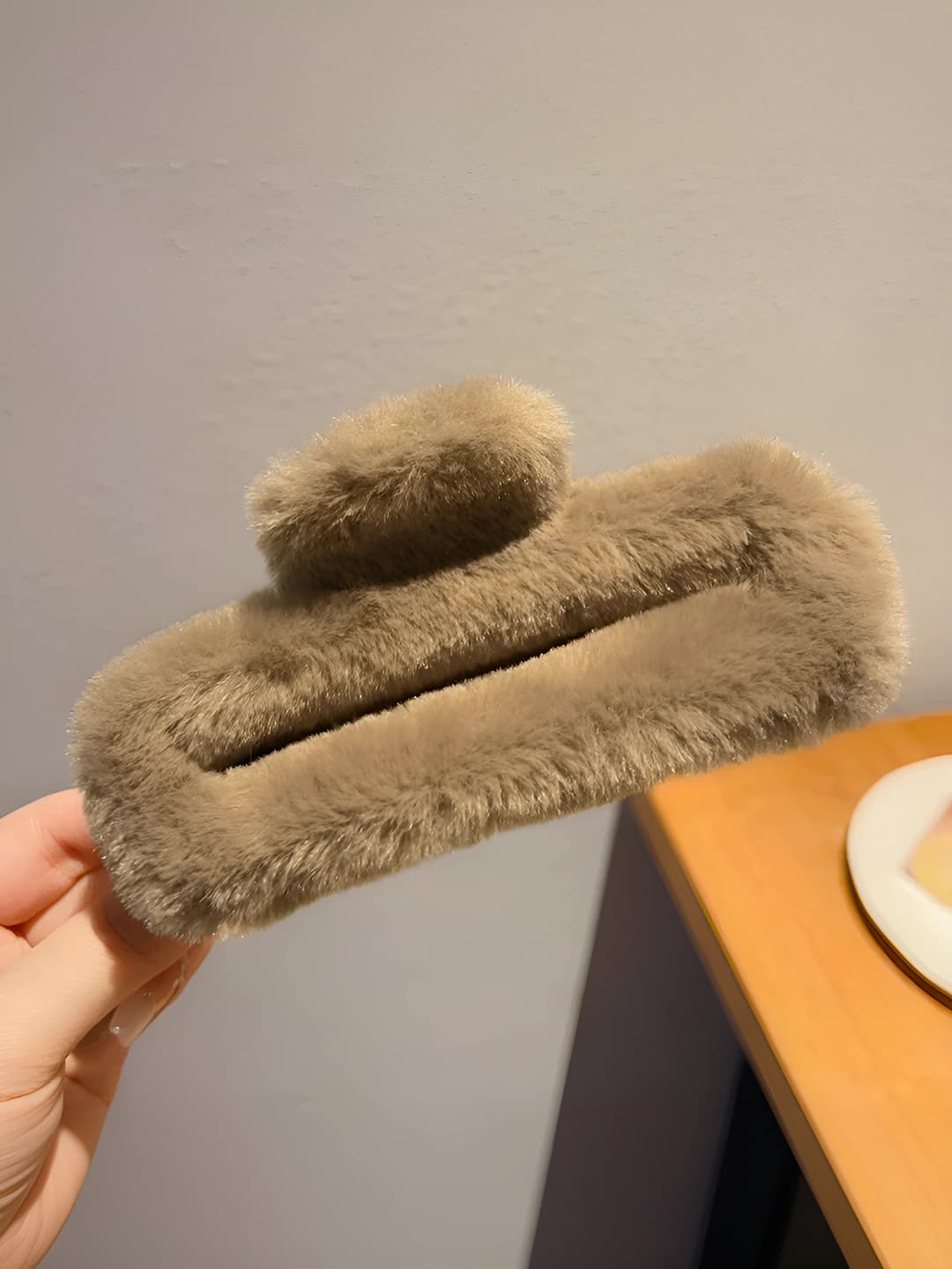 Fuzzy square dark coffee-13cm