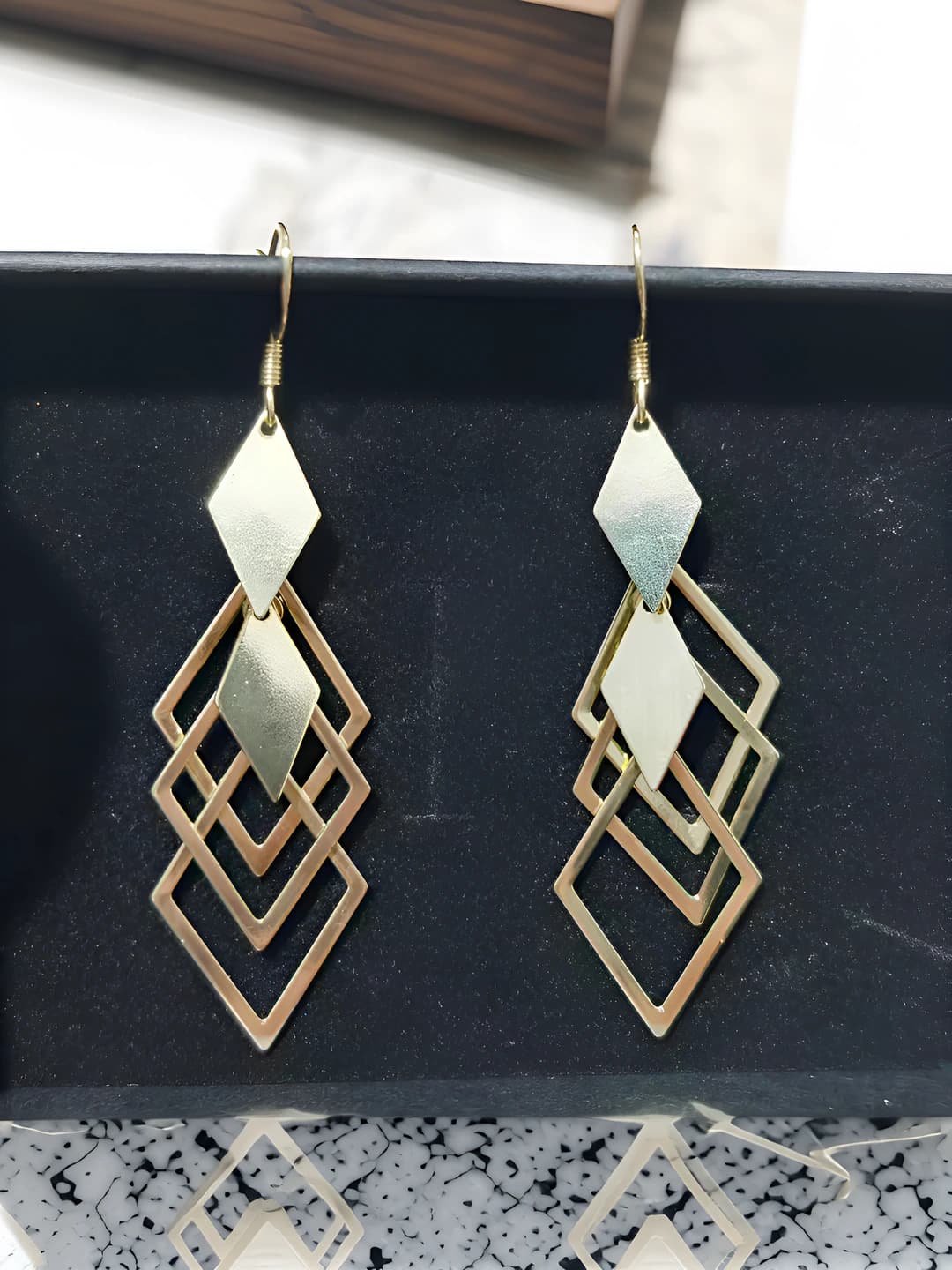 Gold multi-layer rhombus threader earrings