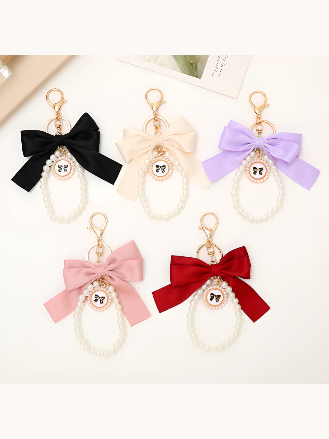 Women's bag charm keychain in Korean style with pearl and bow