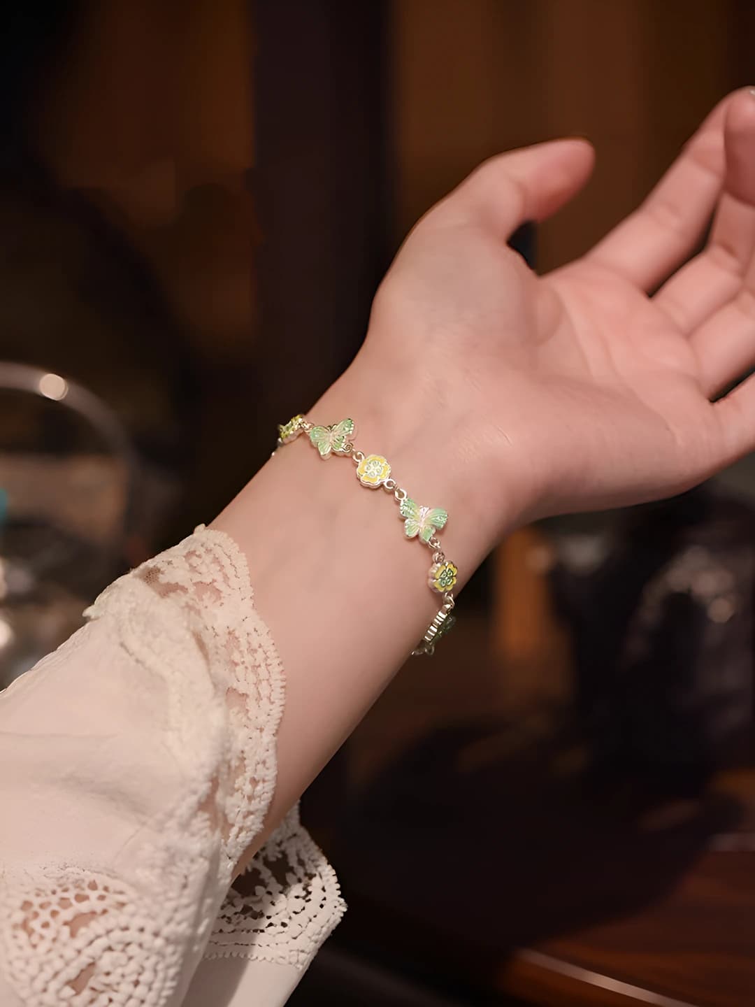 Women's bracelet with flowers and bows in ins style