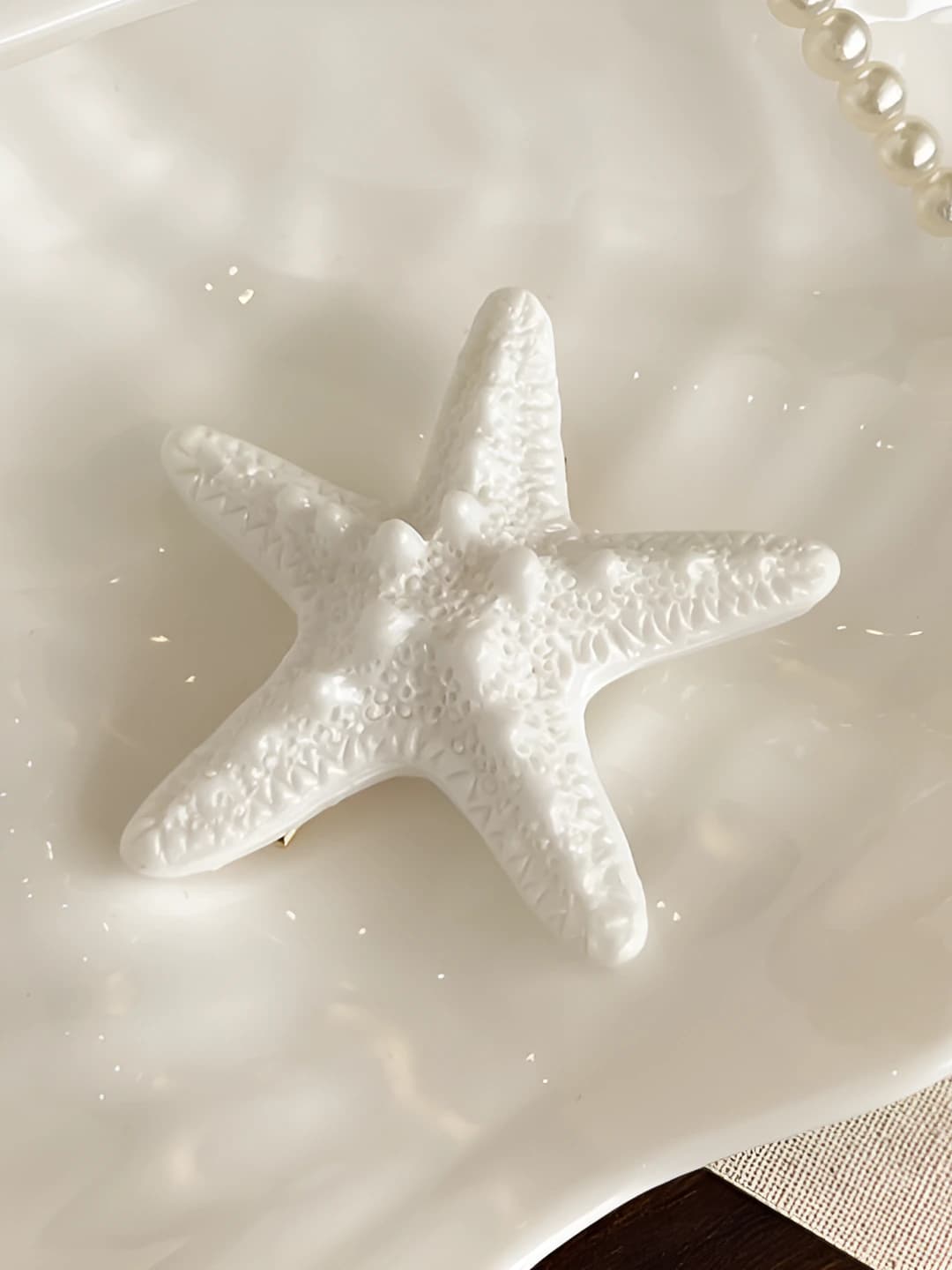 White, star, 5.5 cm