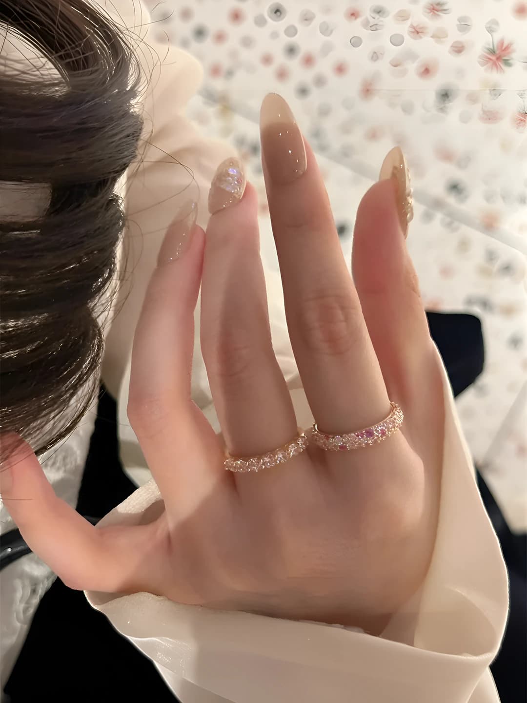 Women's ring with flower design element, gradient pink zircon, light luxury style