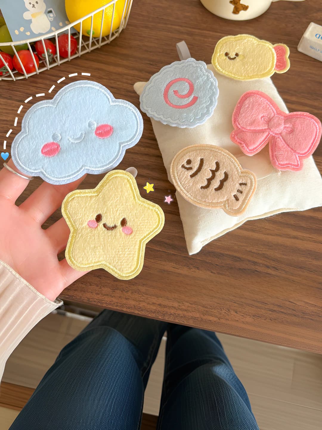 Women's plush cartoon fish hair clips and combs, seamless and non-damaging