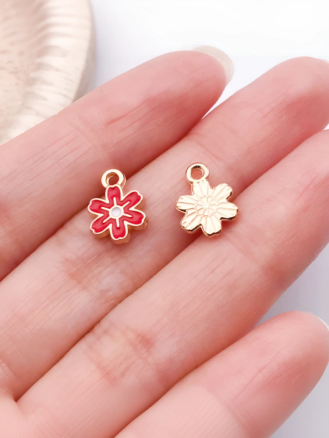 Red enamel flower 8x11mm