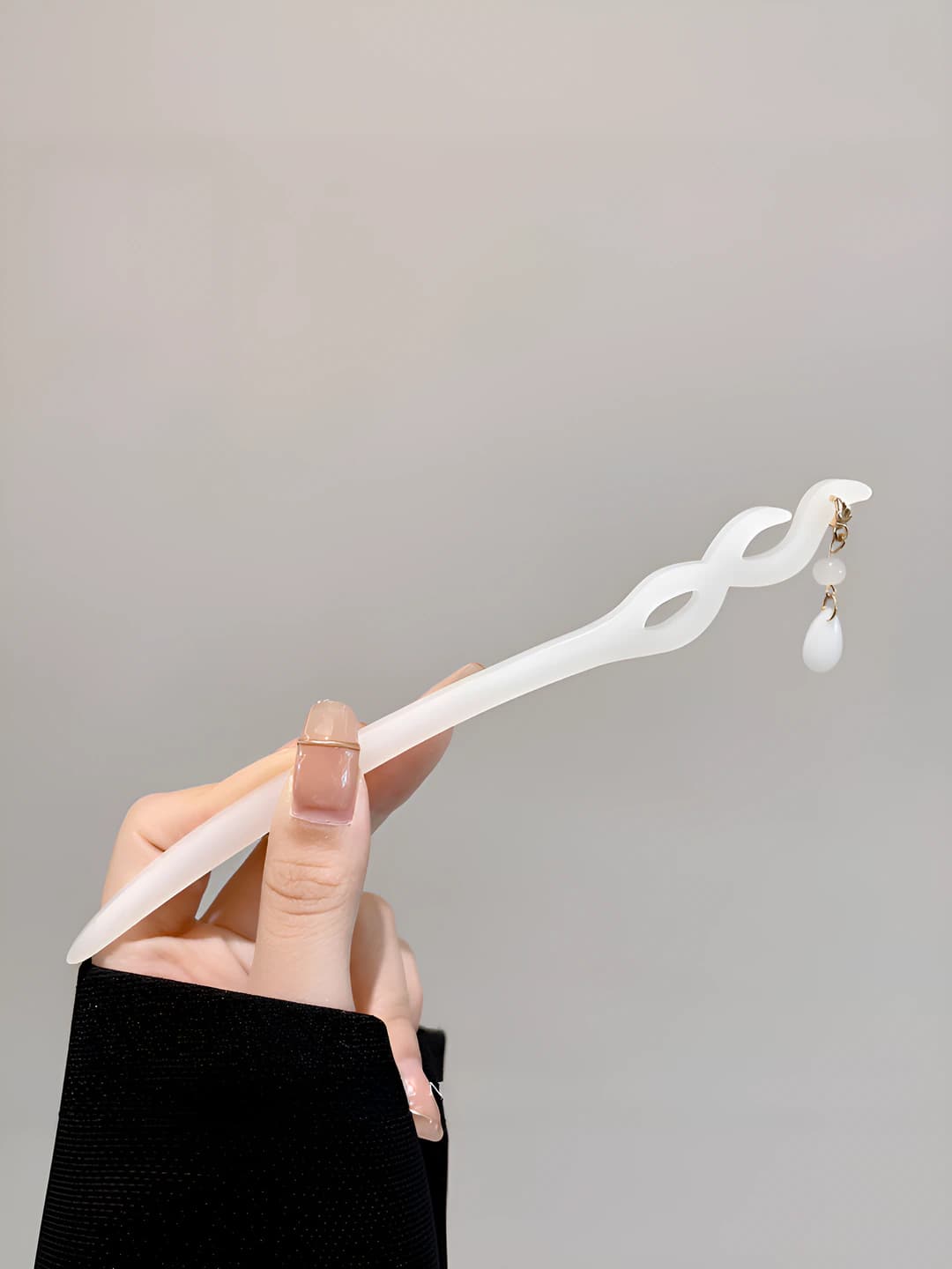 White jade 8 pendant, hair pin (bagged)