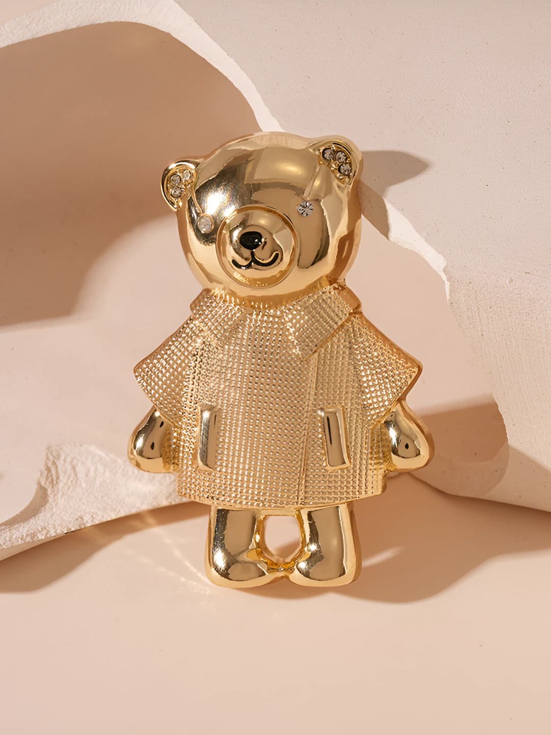 Oltin ayiq ko'krak nishoni