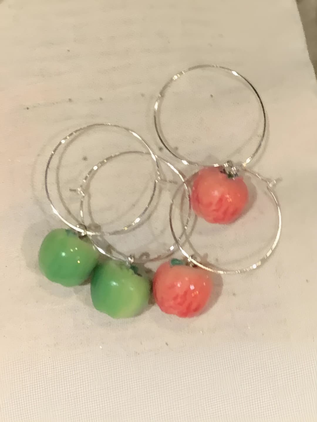 Women's hoop earrings with fruit charms made of resin, fresh and sweet style design element