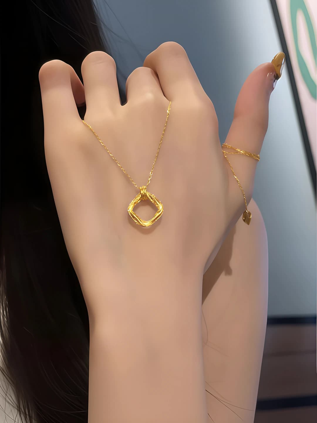 Möbius square necklace