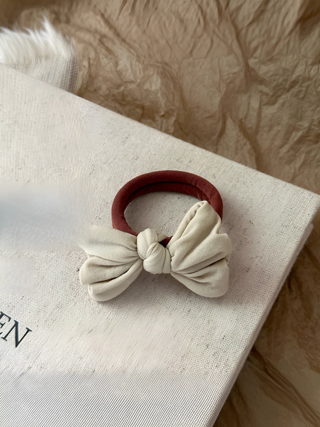 #2 Bej bow