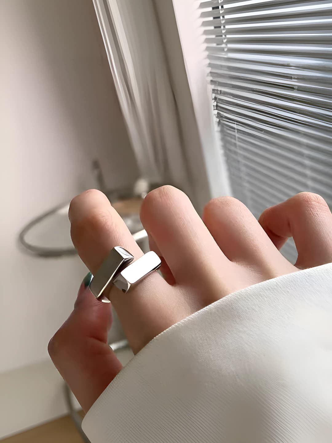 Kumush kesishuv kvadrat uzuk