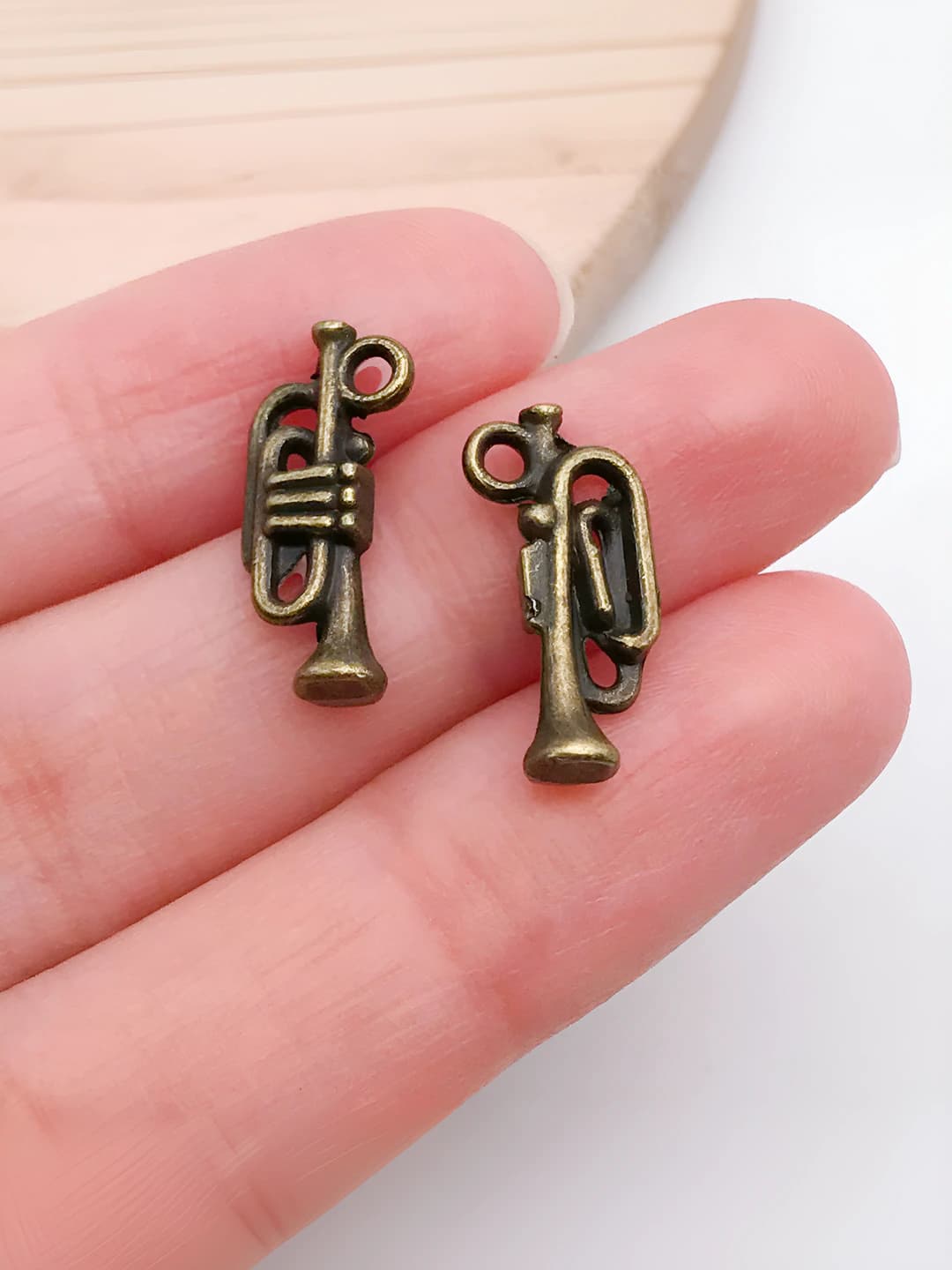 1 trumpet 17x7mm-0.8g