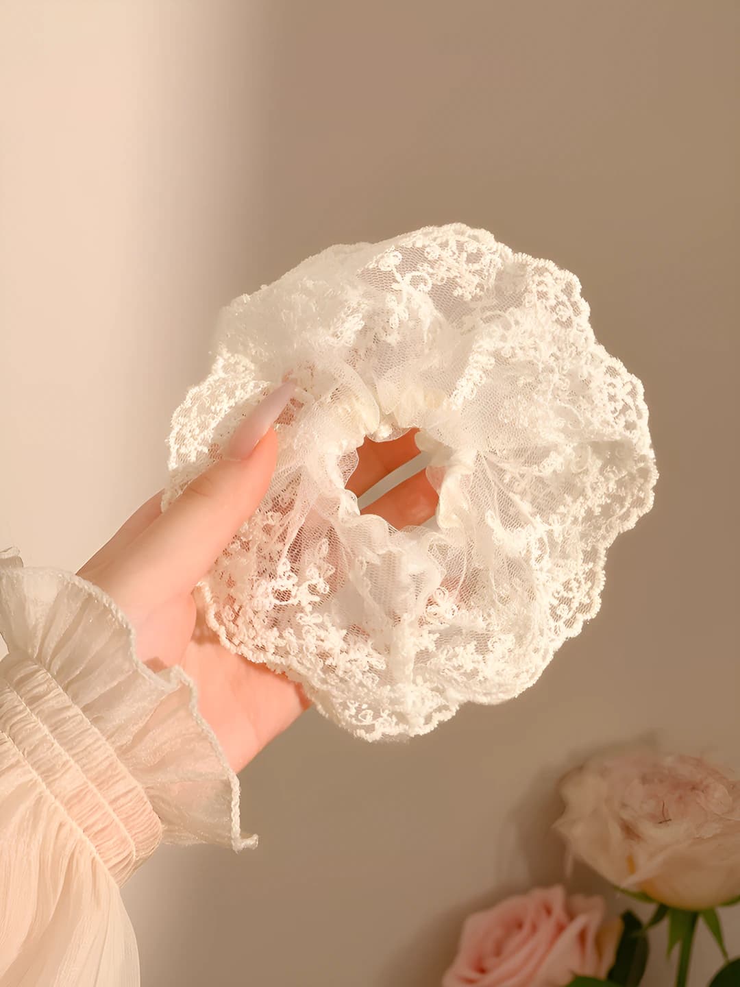 Wood leaf lace off-white scrunchie - 13CM