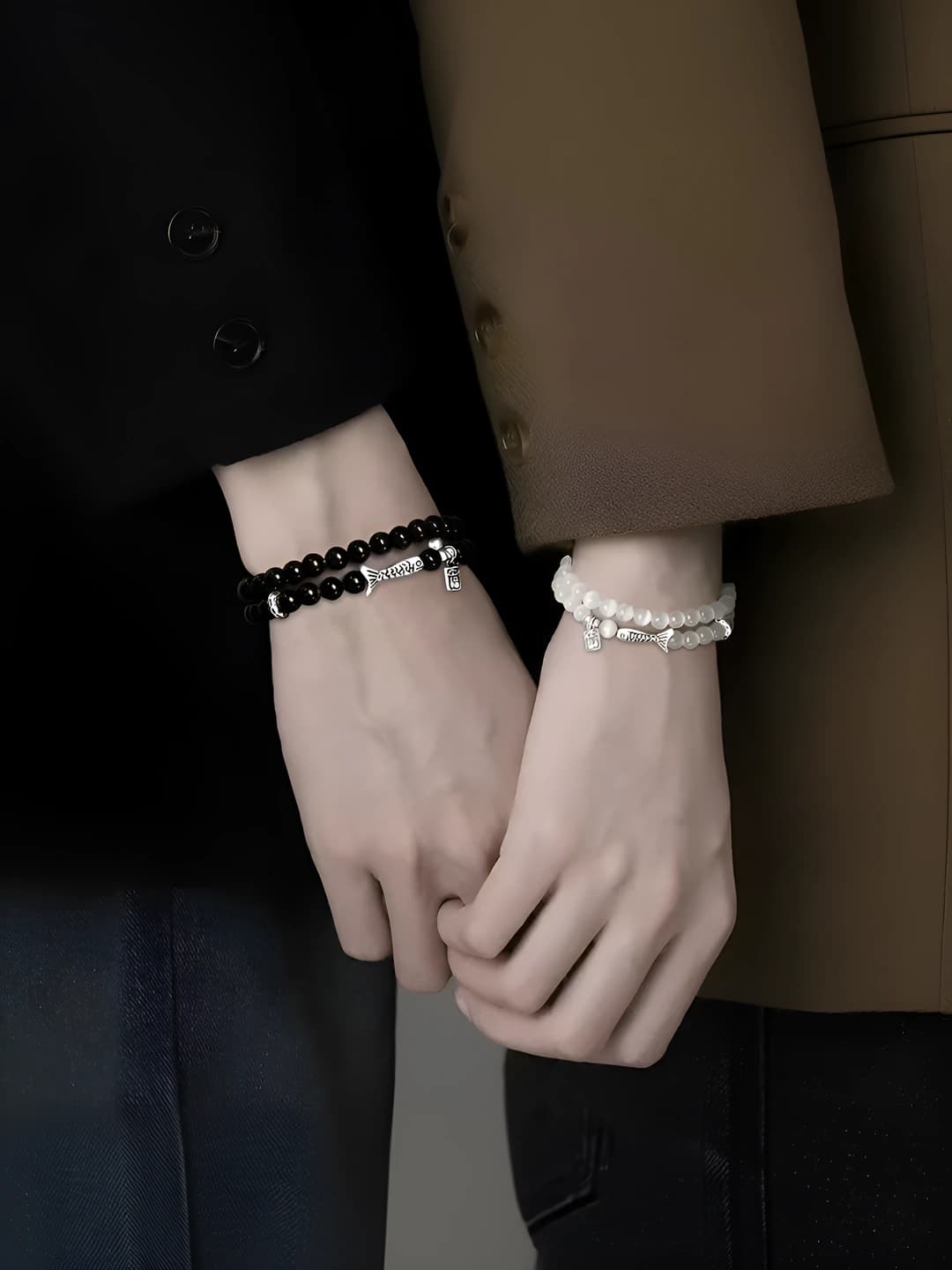Crystal beaded bracelet with musical notes and geometric shapes for men and women