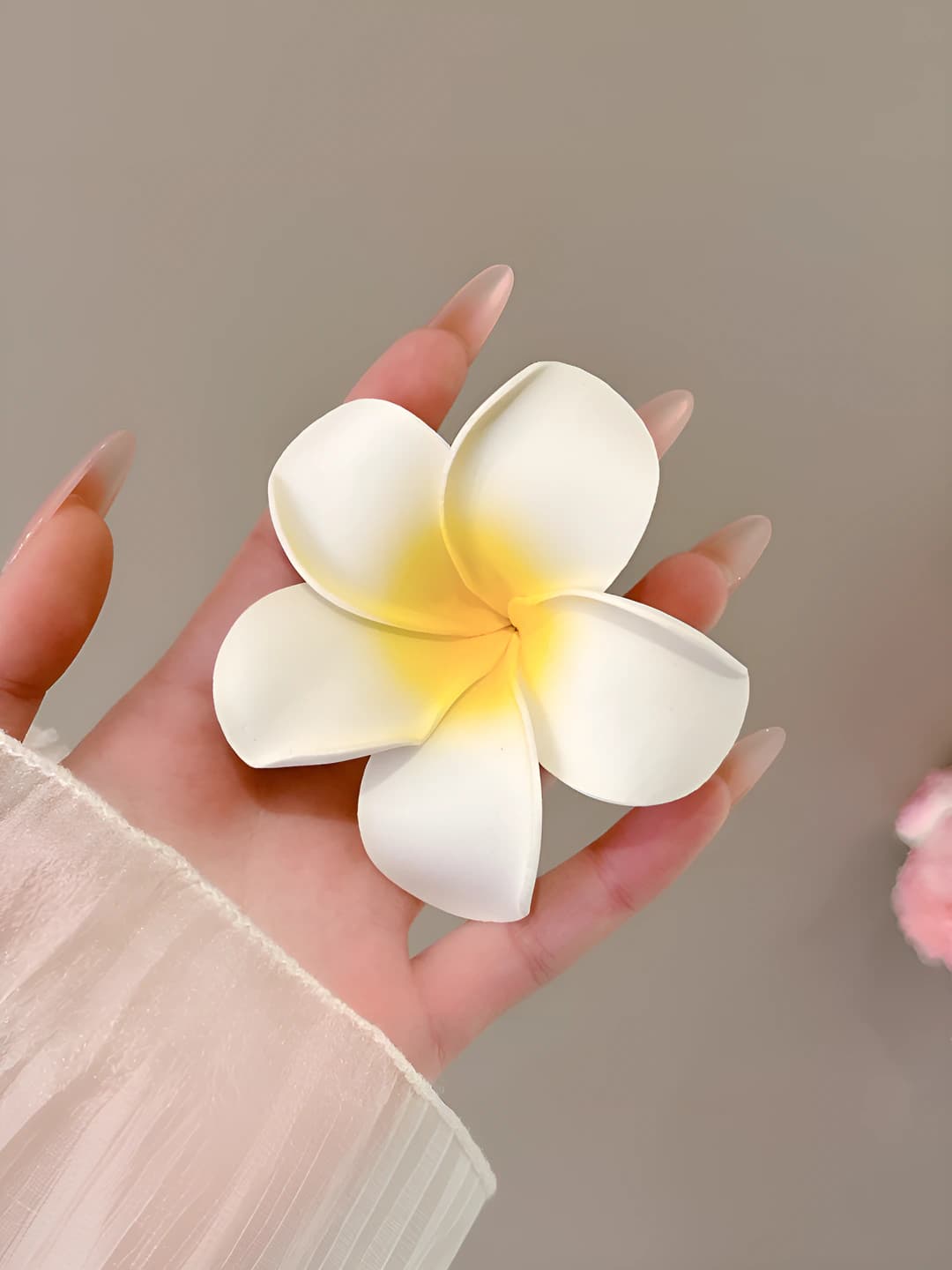 2# Plumeria clip - medium 7.5 cm