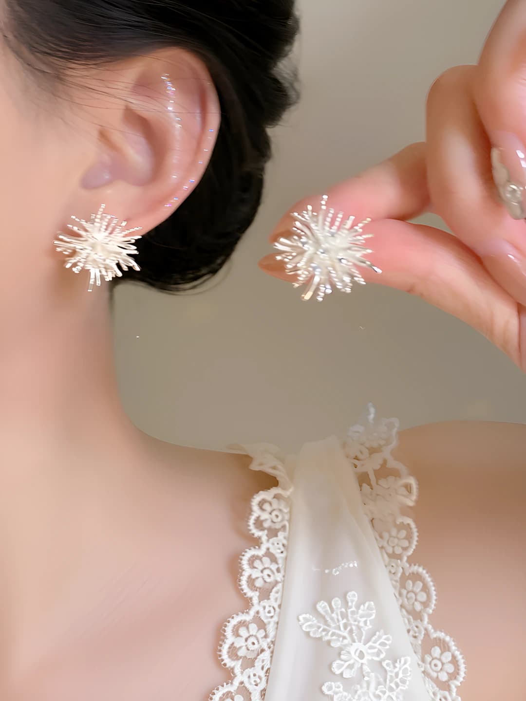 Women's 2026 dandelion design earrings with 925 silver post, Korean style, light and elegant look, made of alloy with electroplating