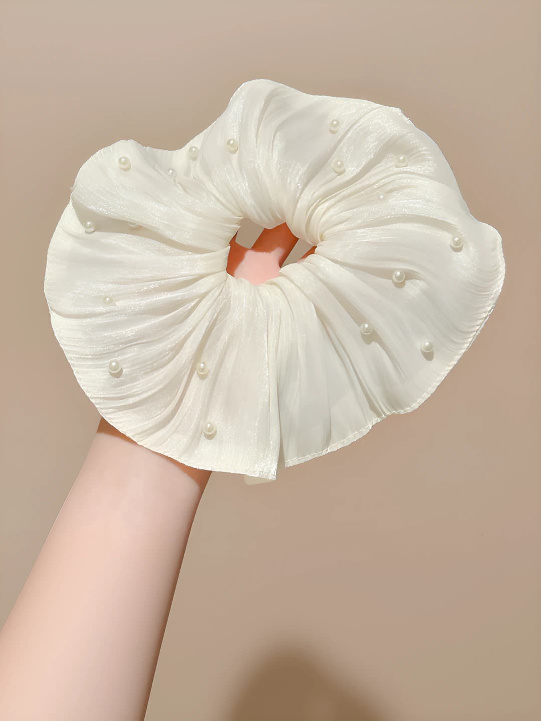 1# White pearl ruffle 20 cm