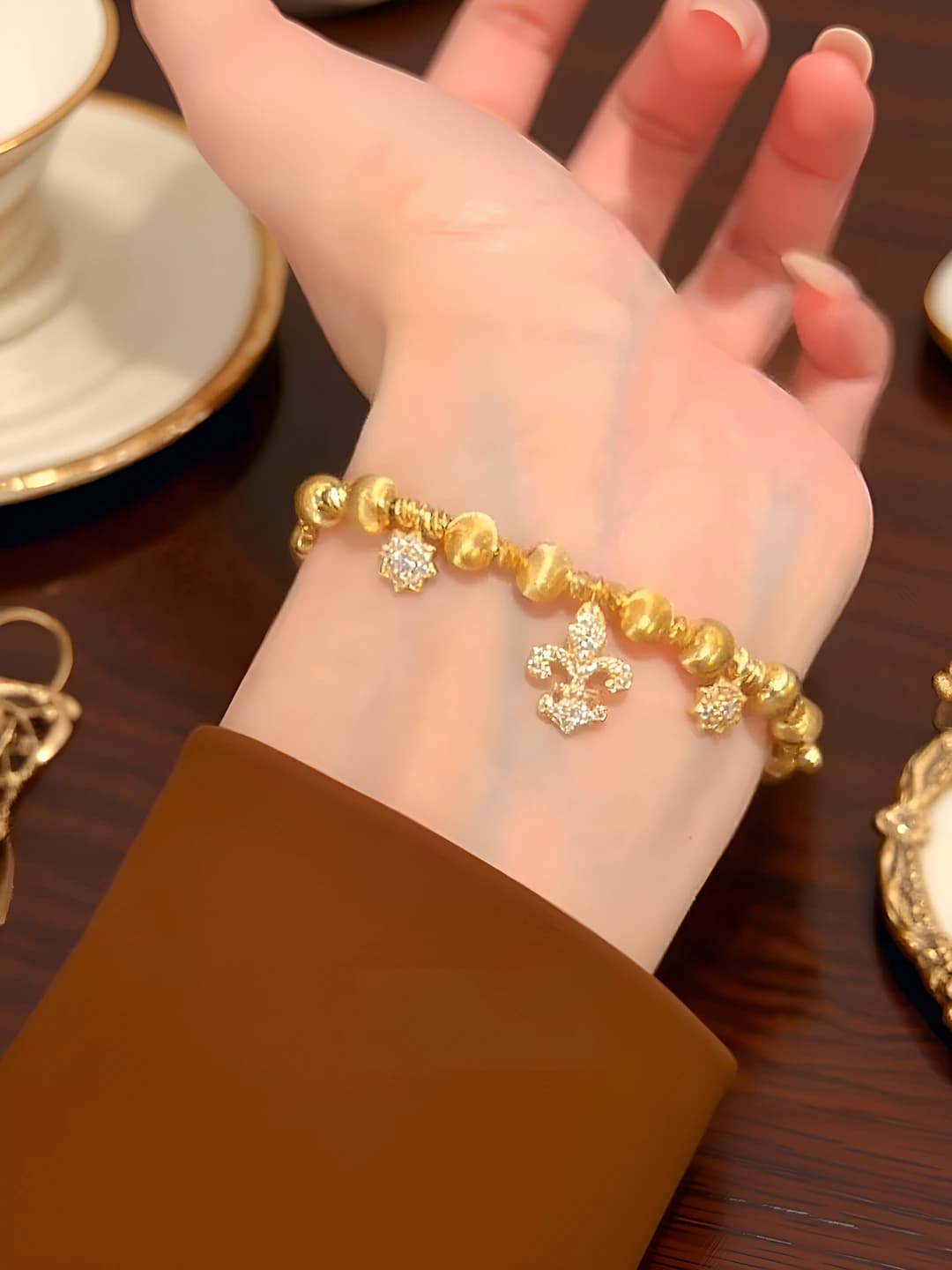 Iris flower cat's eye bracelet