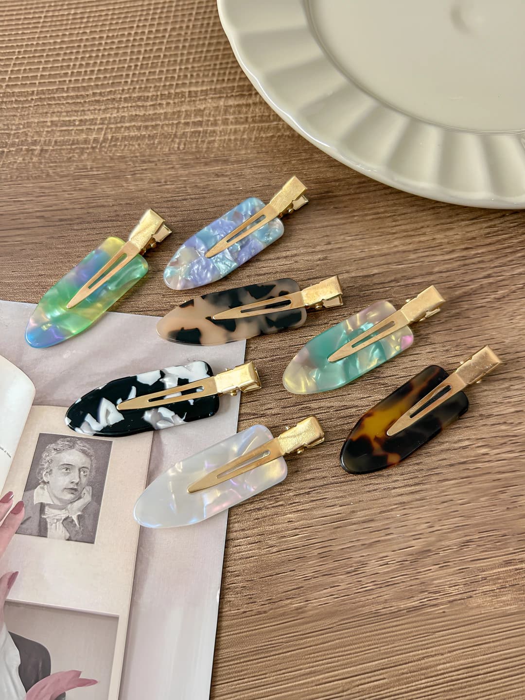 Women's seamless hair clips made of acetate in Korean style with ice and leopard design elements