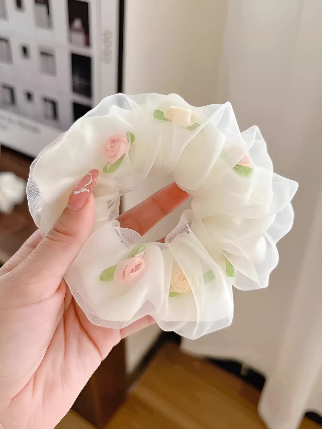 1# Rose, tulle, hair tie