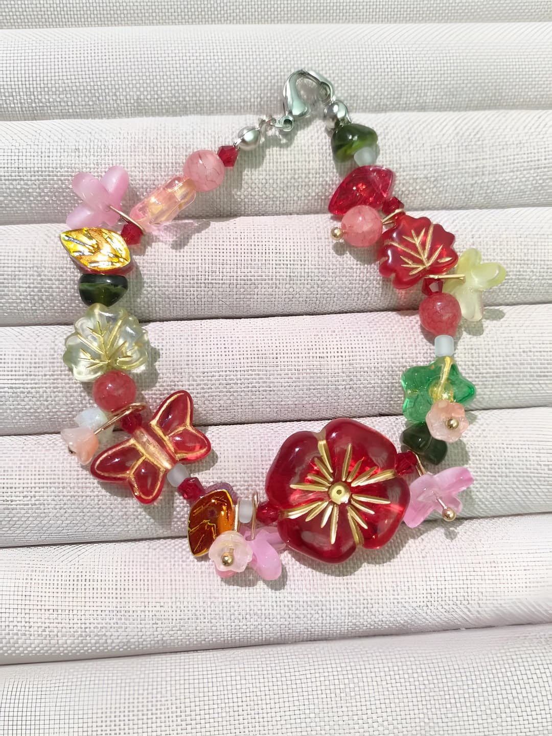 Red floral beaded bracelet