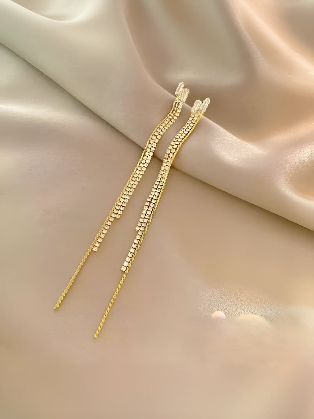 Long fringe earrings, A555
