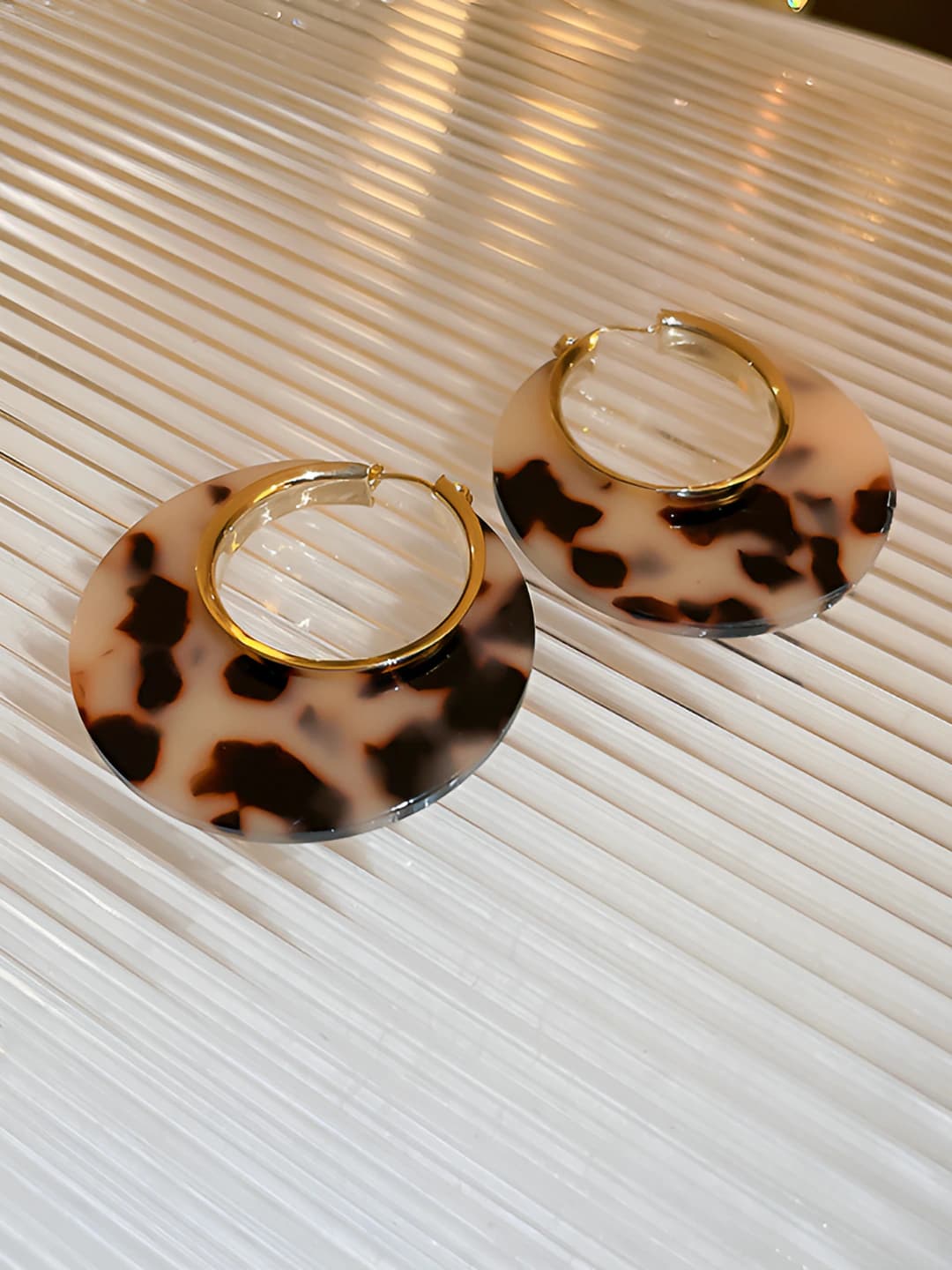 14# Ear clip - Light coffee - Variant 1