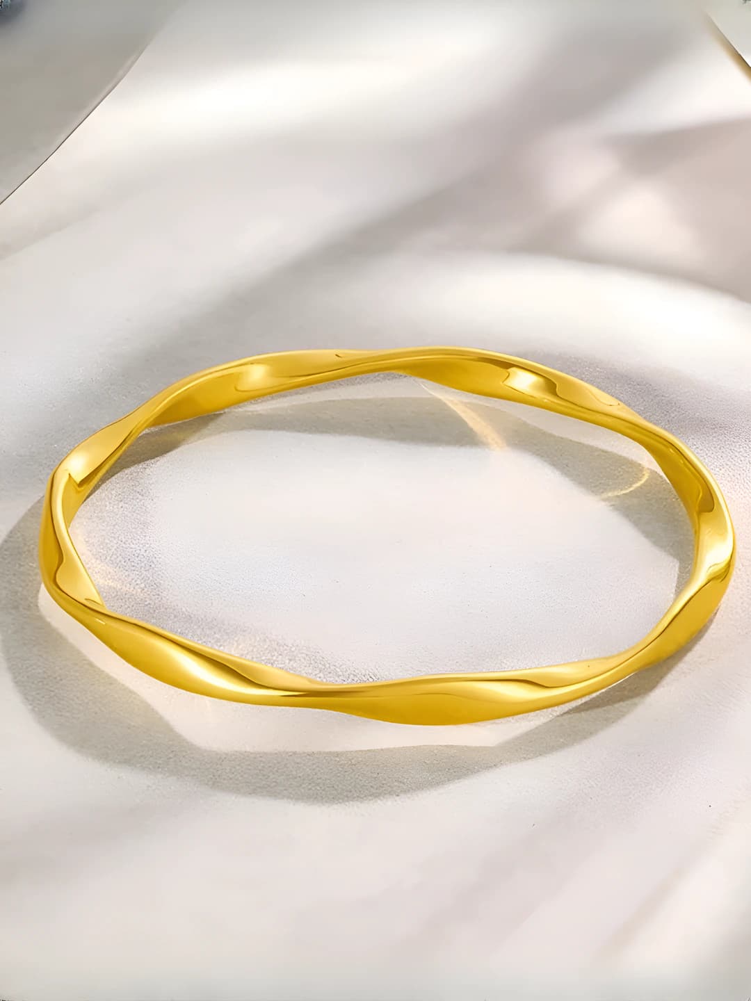 Women's Mobius design closed bracelet, gold-plated brass, smooth surface