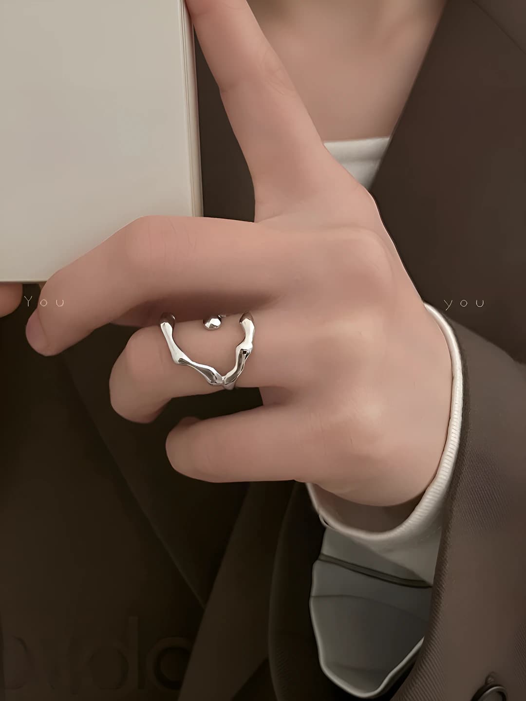 Irregular line ring