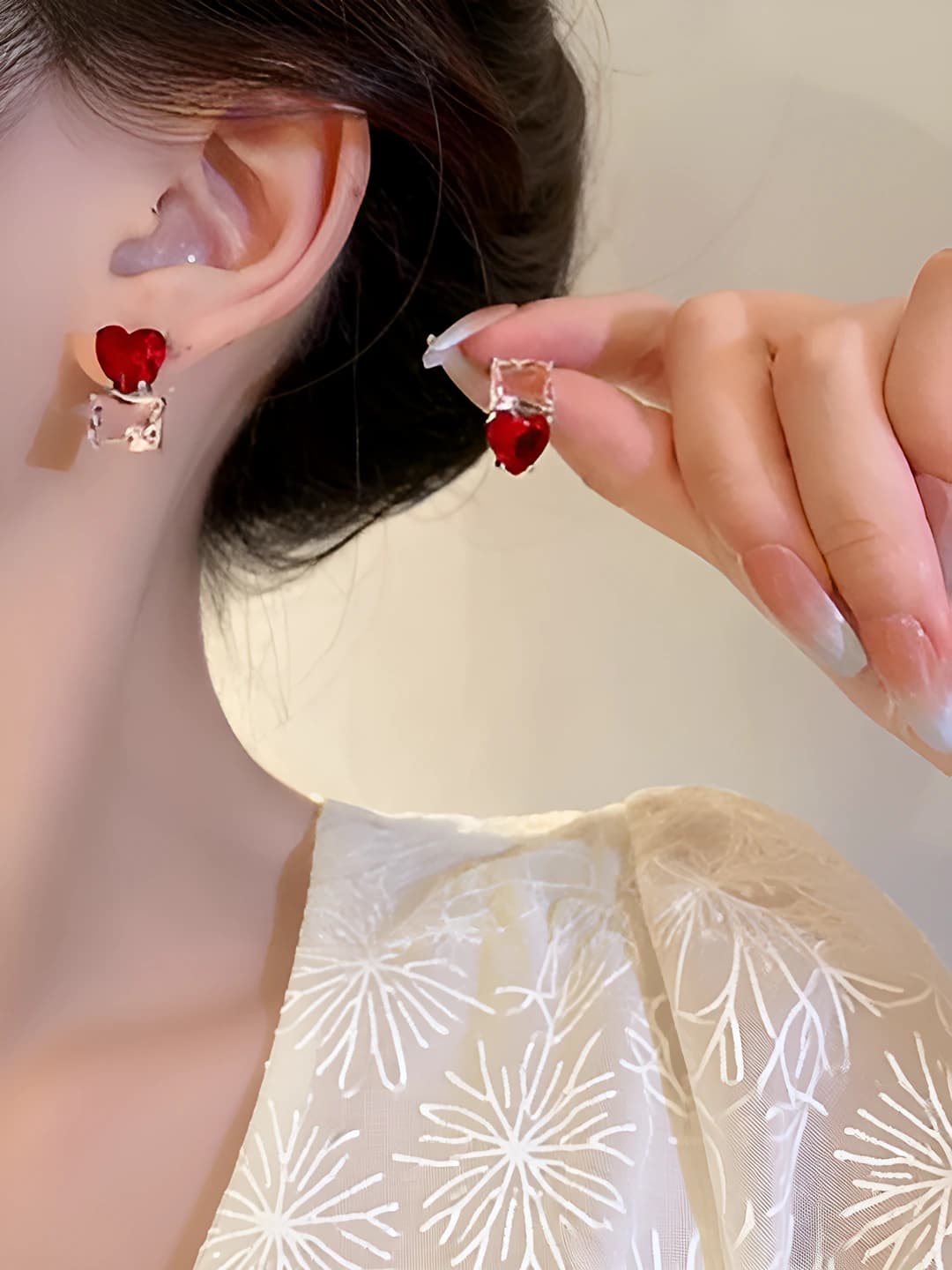 Asymmetric heart stud