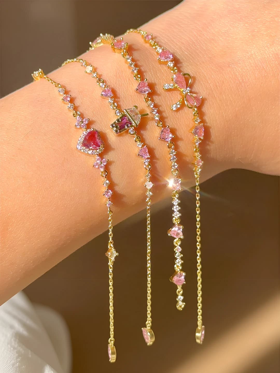 Women's ins style bracelet with heart shape and zircon