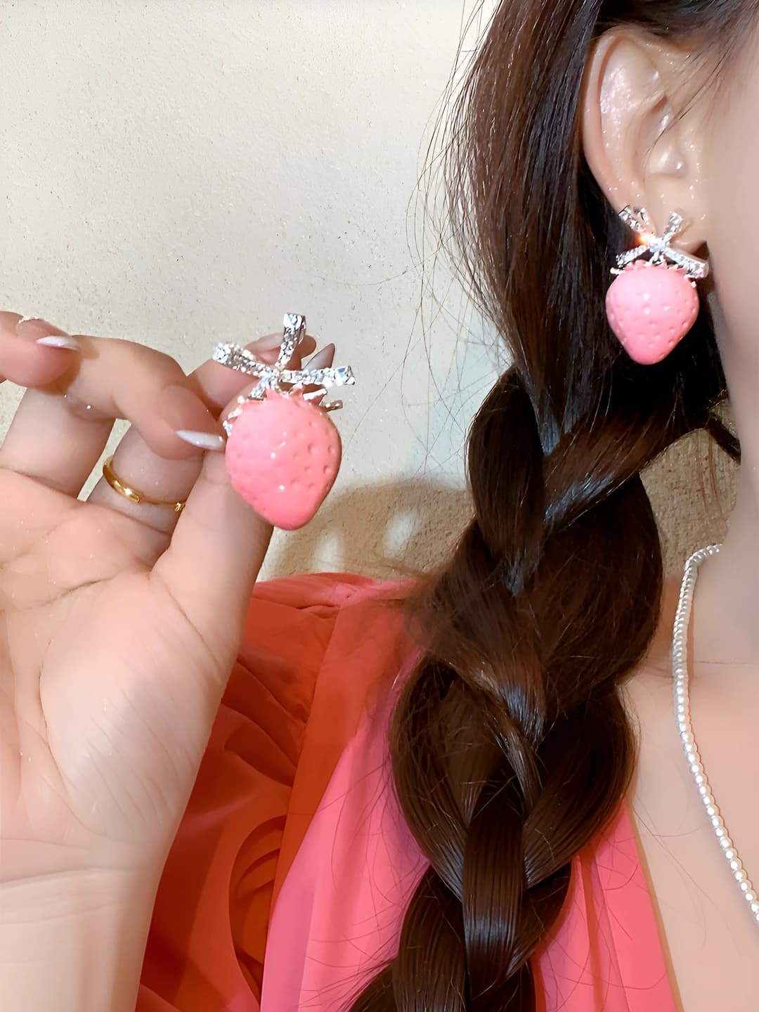 Women's earrings: red, crystal-set, resin, strawberry design element, cute style, steel post, fresh and sweet look