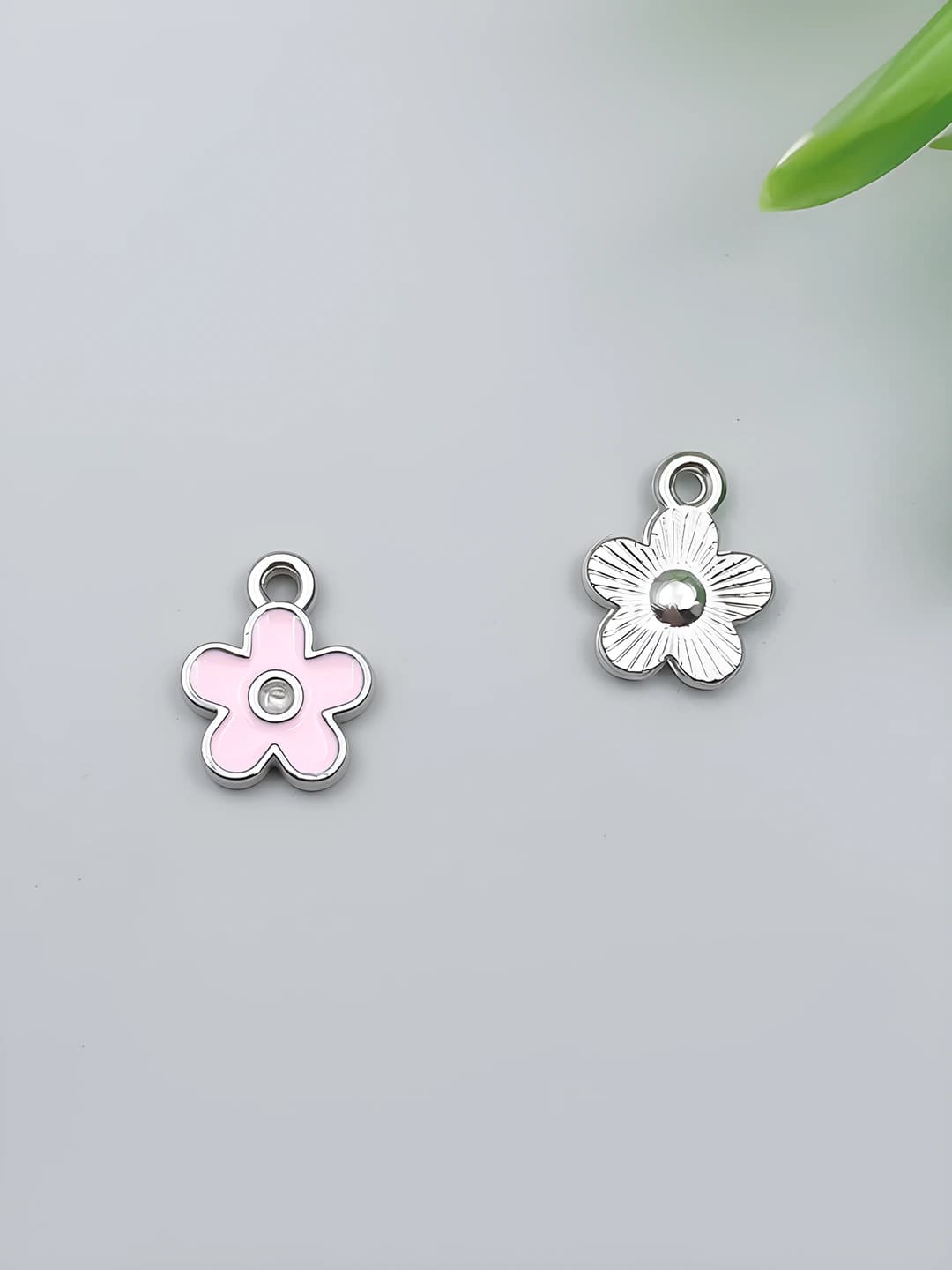 White gold, pink small flower, 10x13mm, 0.5g