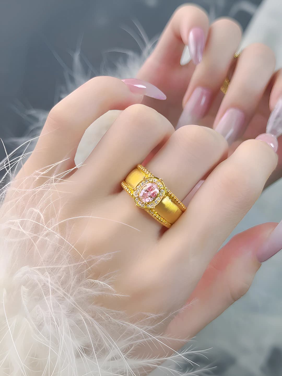 Pigeon egg ring - Pink diamond