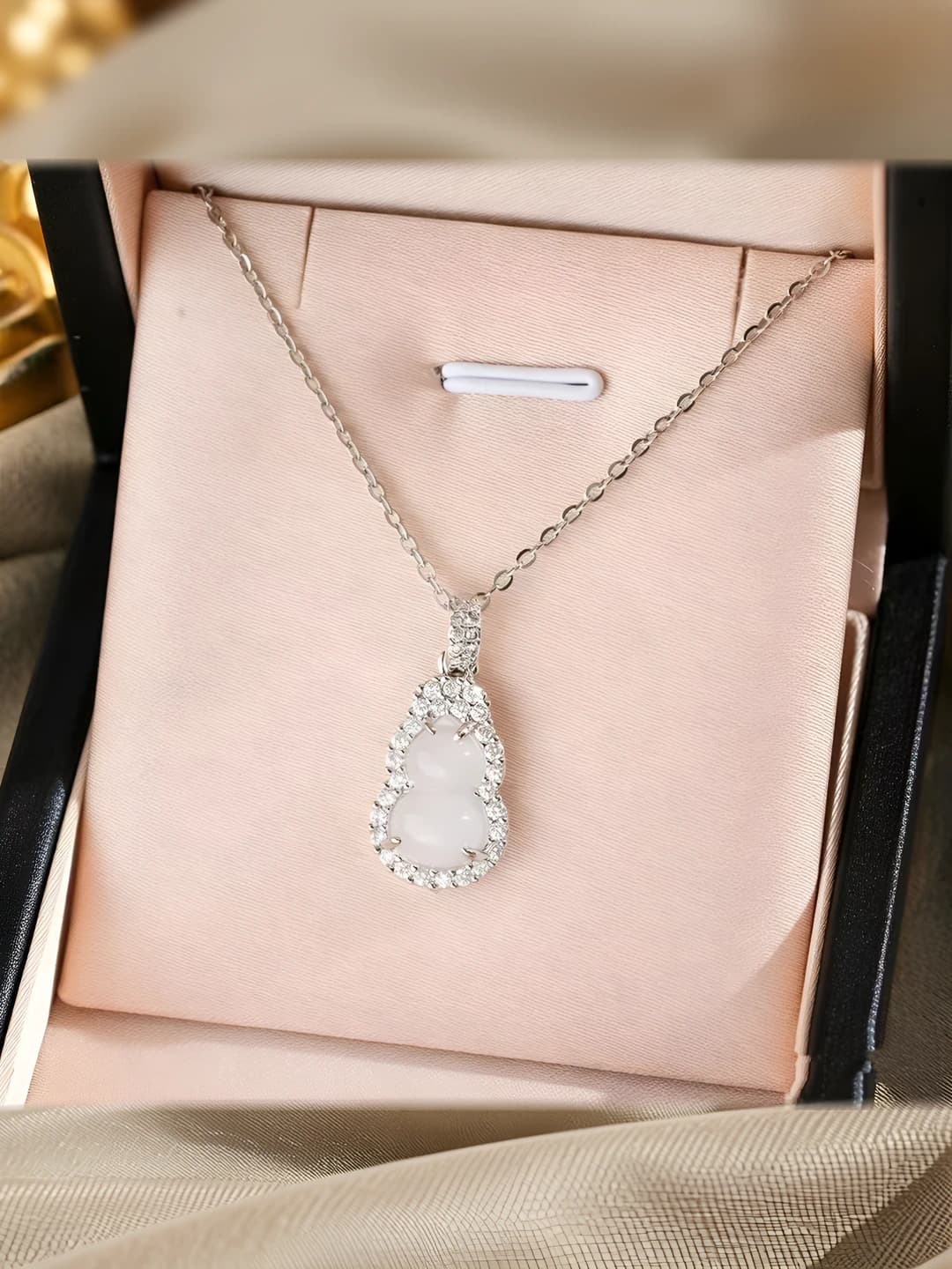 284 small gourd necklace-silver-white
