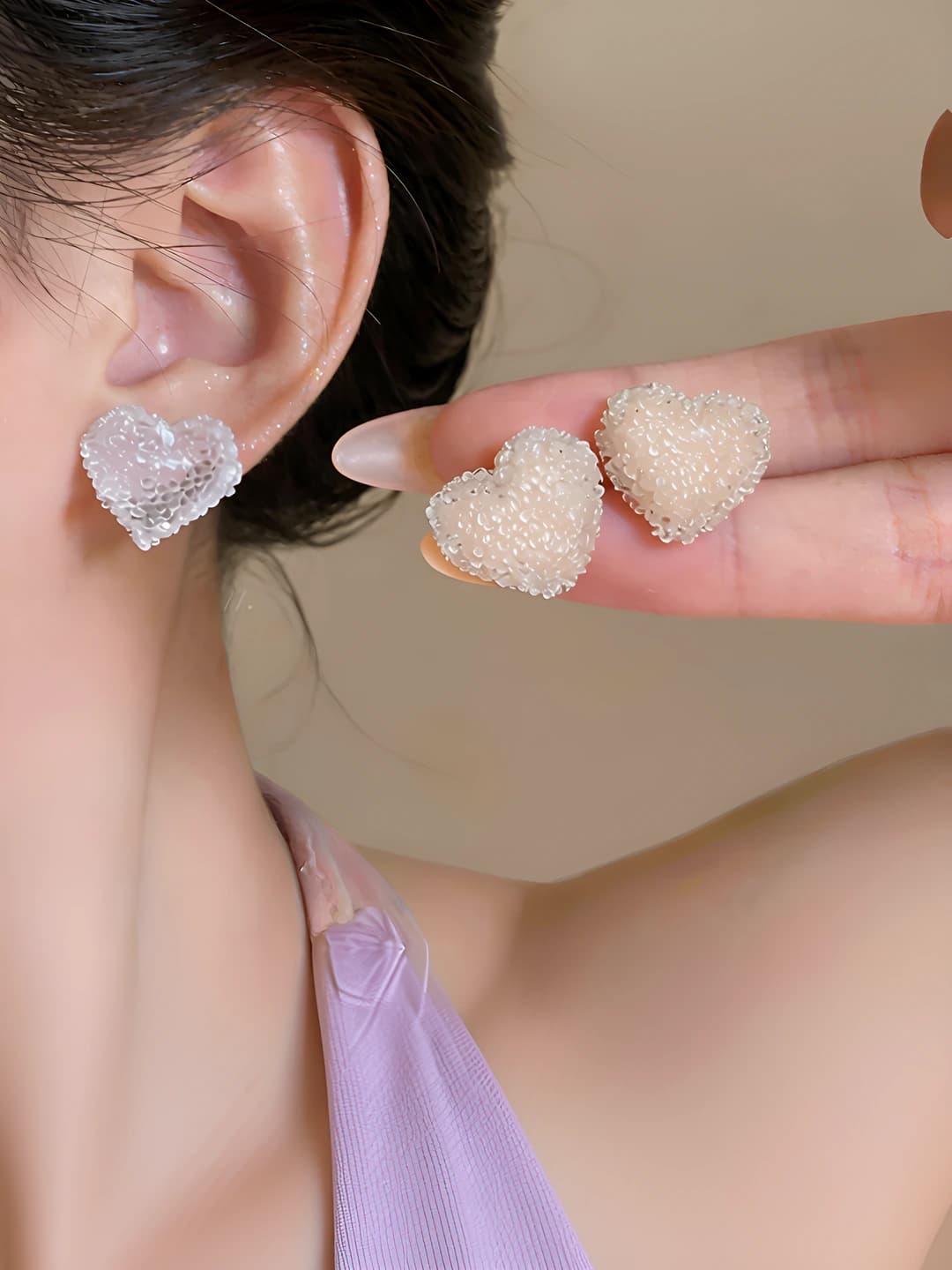 Women's resin heart-shaped stud earrings, light luxury style, for daily and business wear