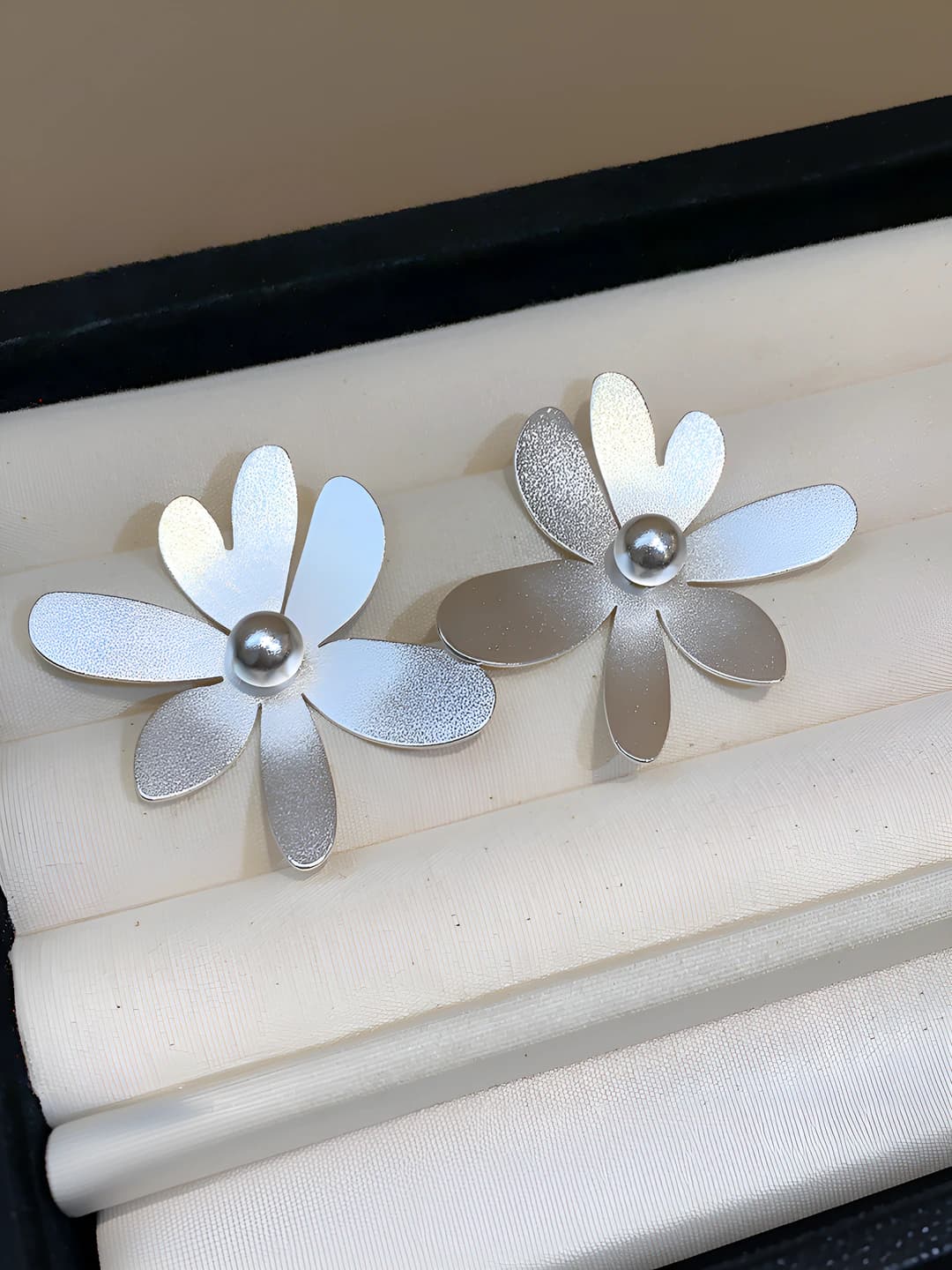 44 silver - Silver