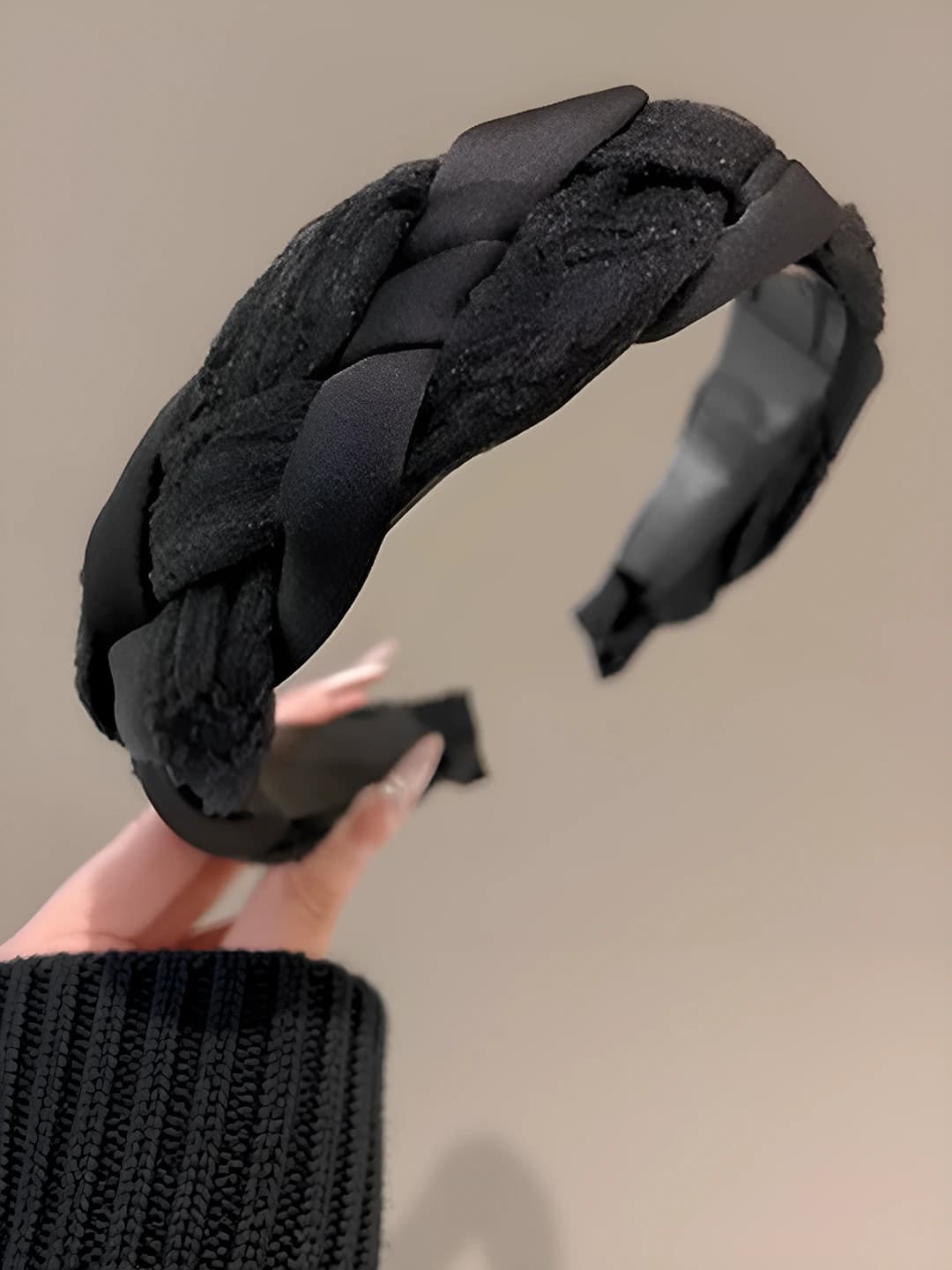 1# Black, braid, approx. 14.5 cm