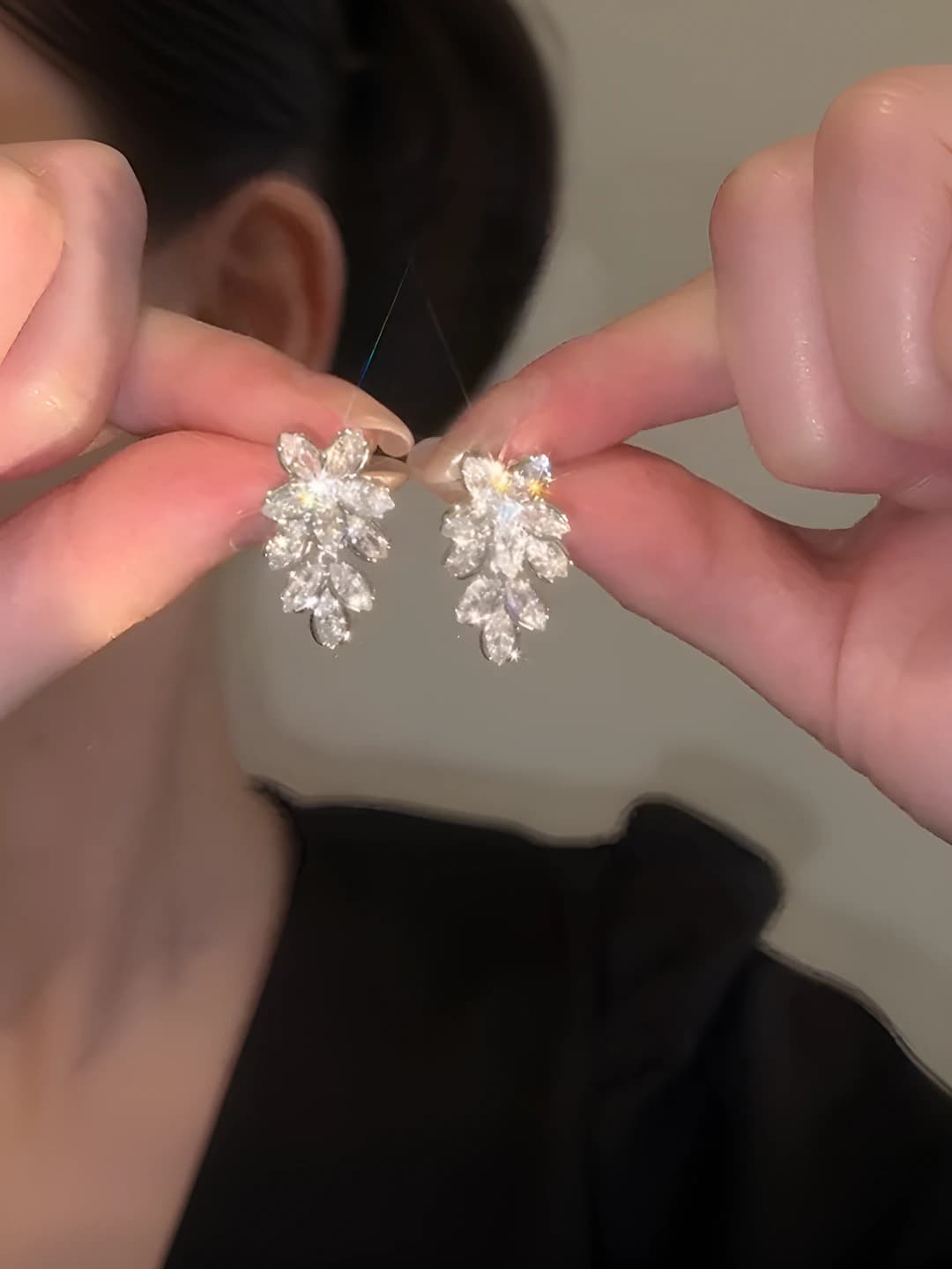 Zircon flower earrings