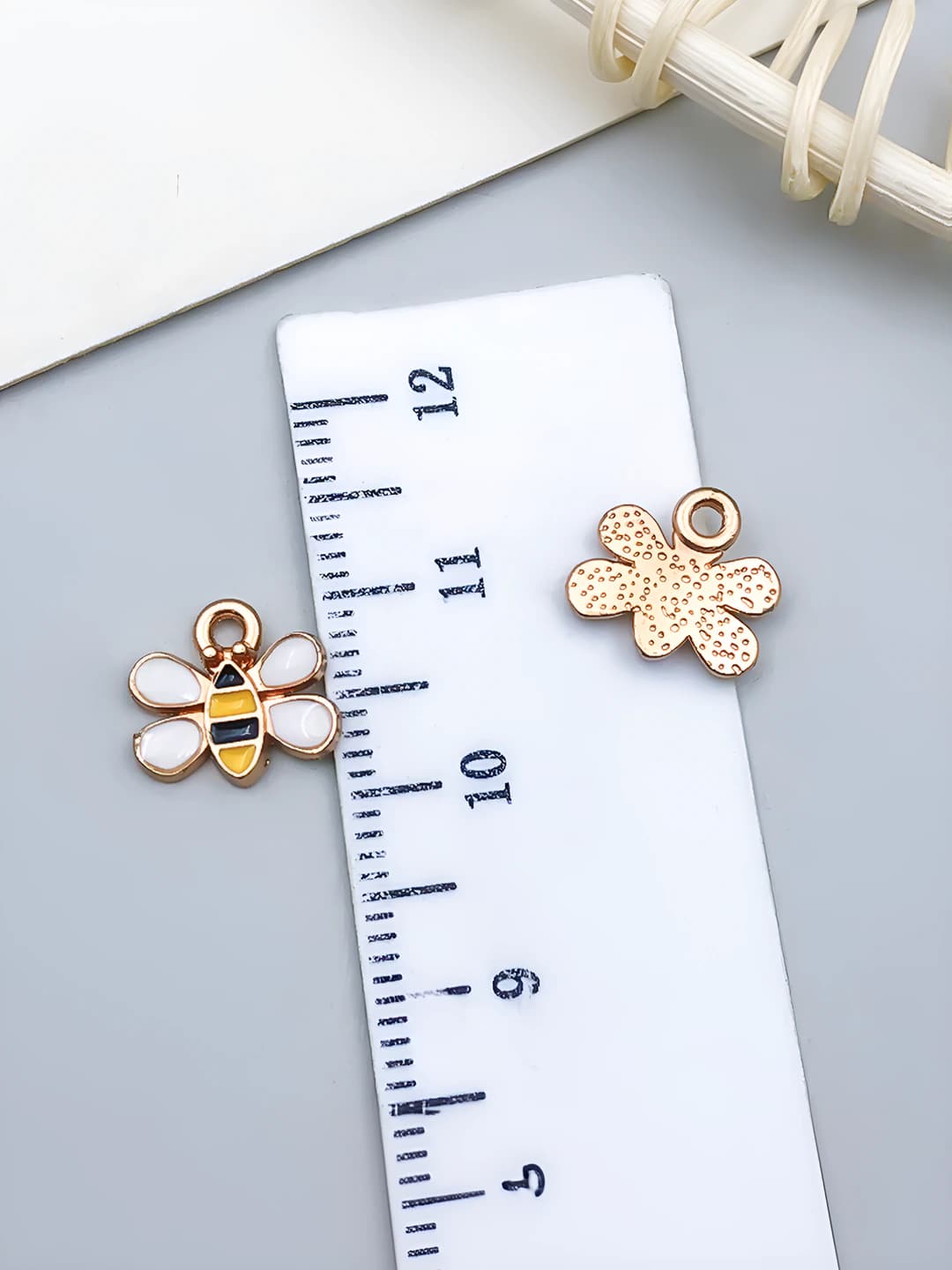 1 шт, жёлтый, маленькая пчела, 9x10mm, 0.3g