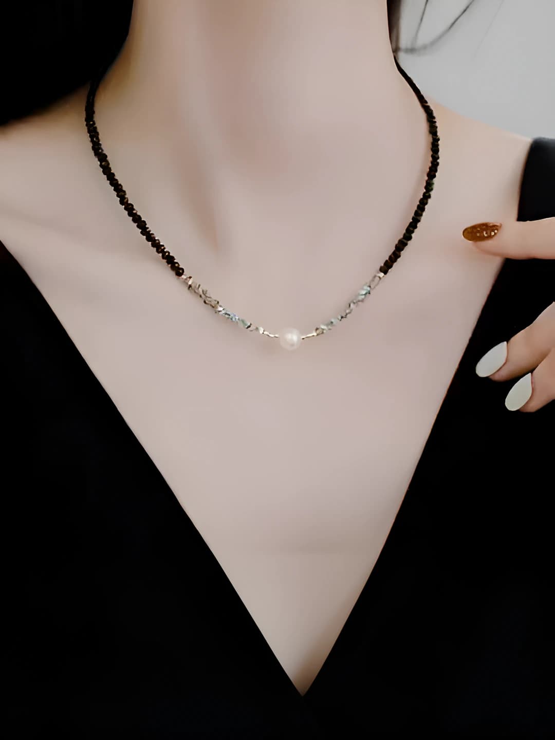 Crystal pearl round necklace