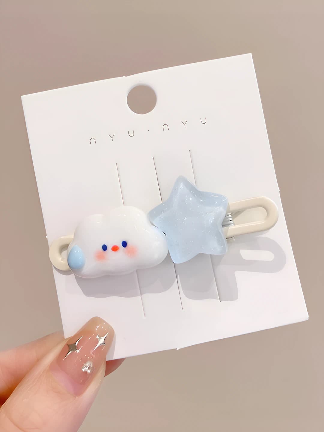 White cloud star clip - 6 cm