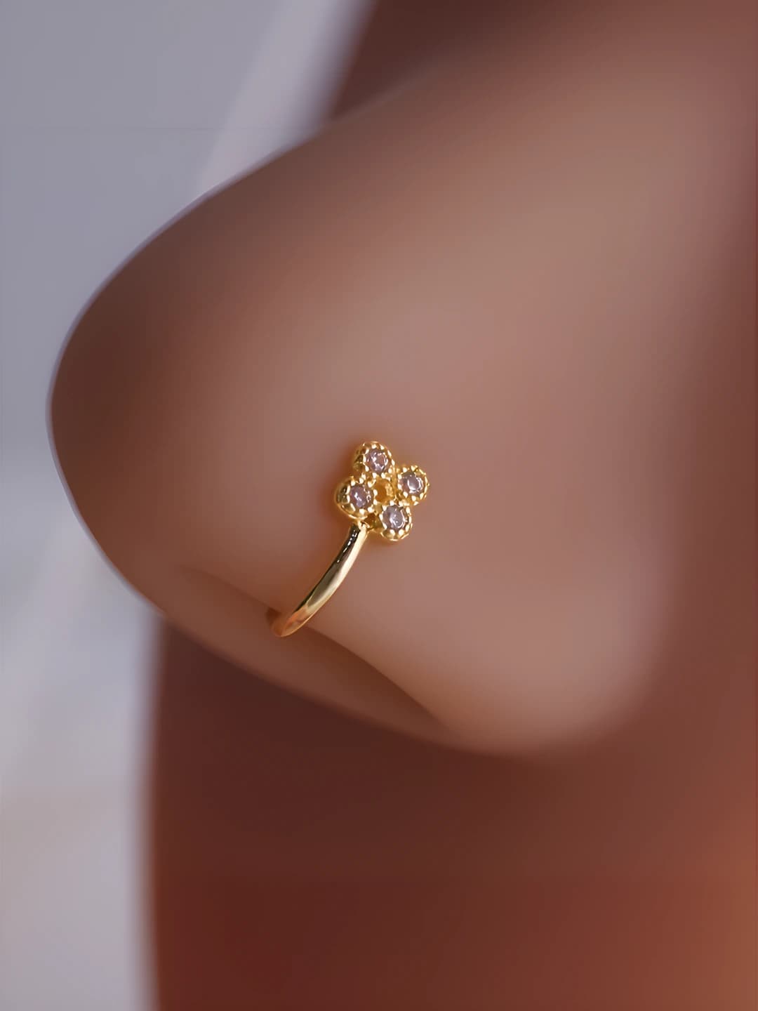 Mini cutout flower zircon clip (1 pc)