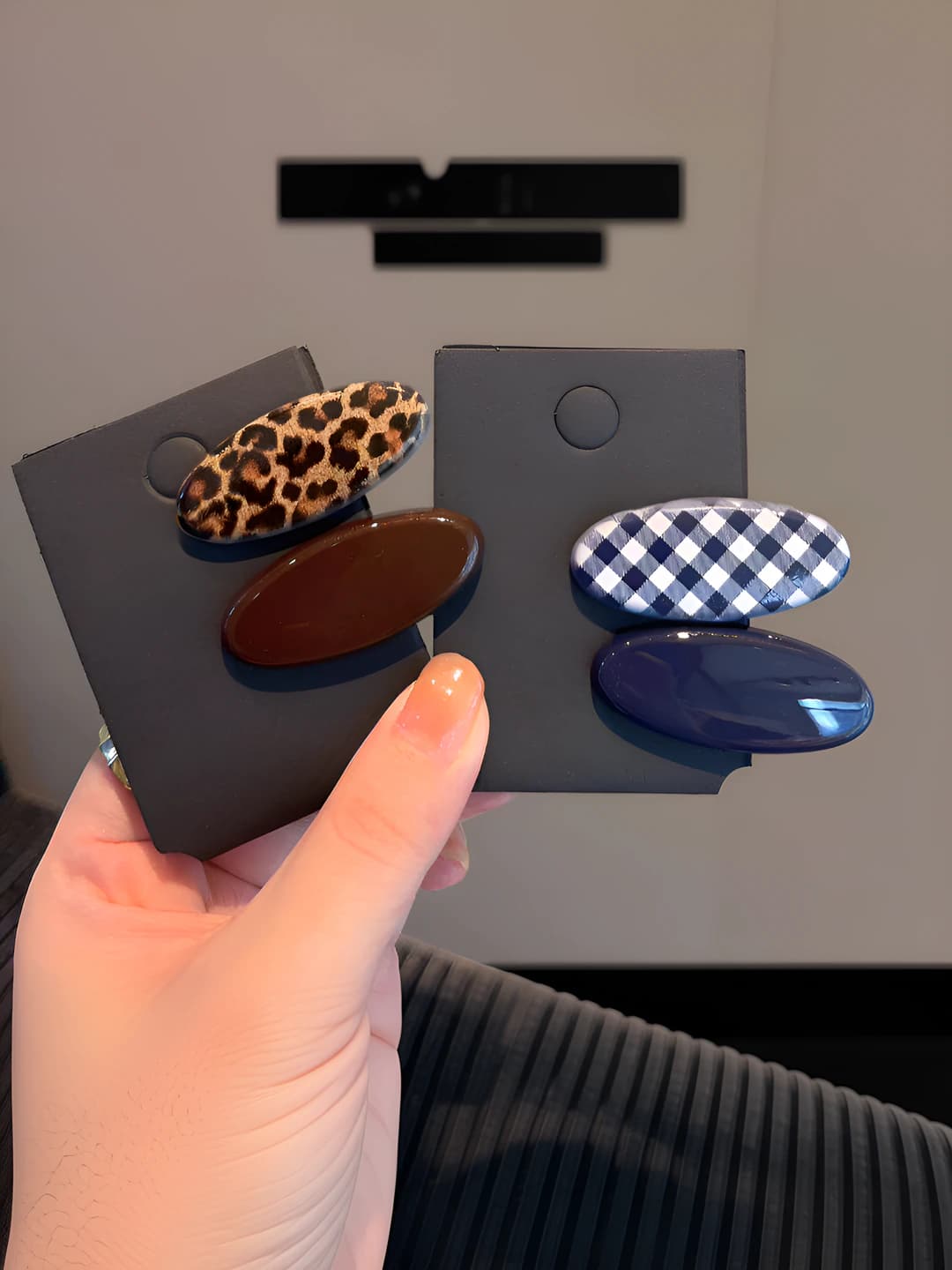 Women's hair clips and combs: Korean style hair clip with blue plaid pattern and bangs holding