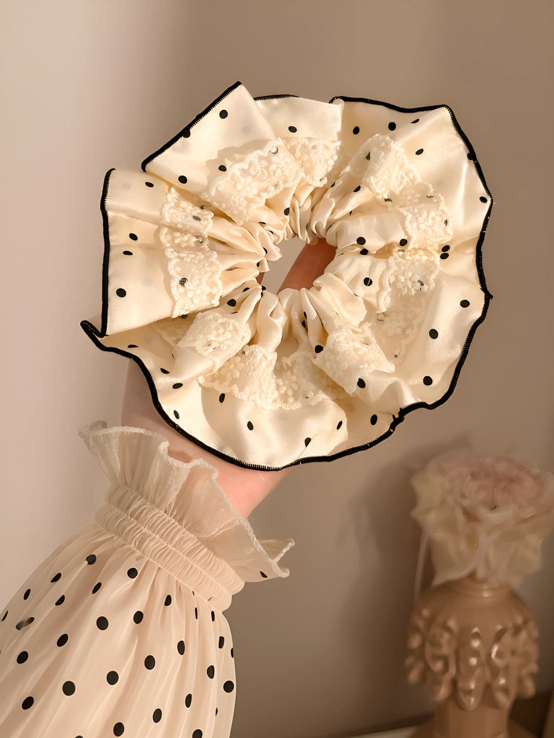 White lace, 21 cm