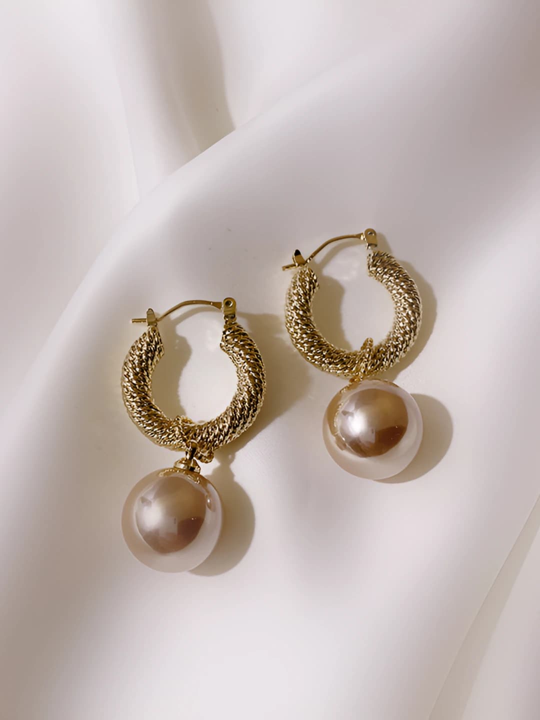 Gold pearl