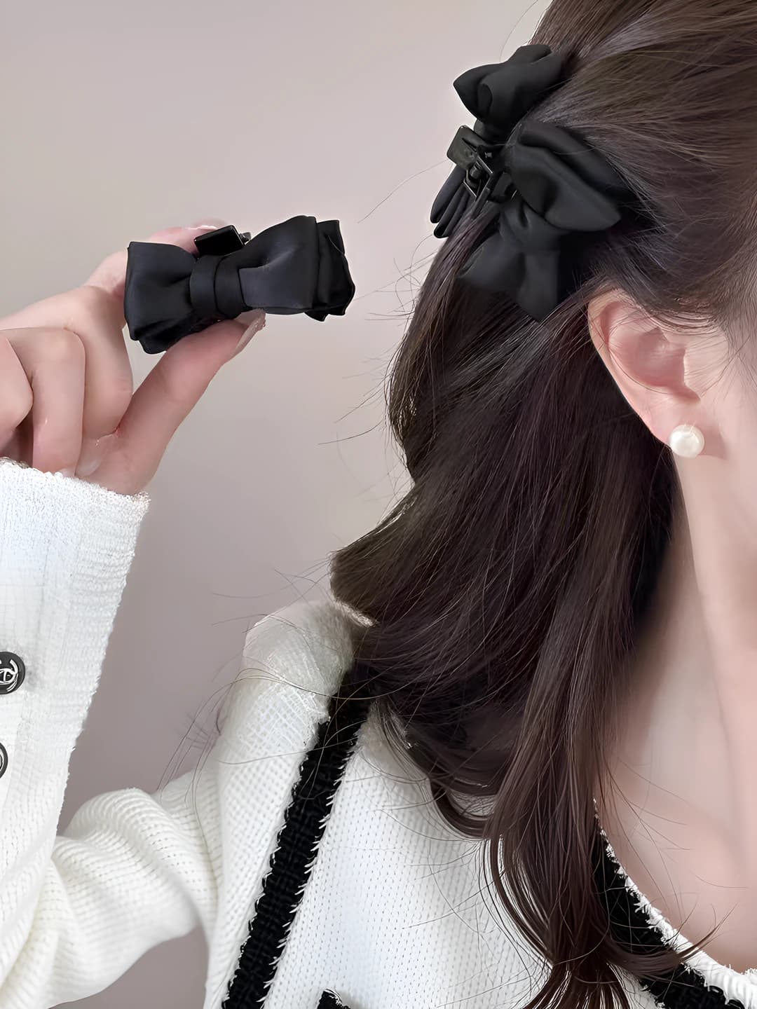 11# Black double bow clip