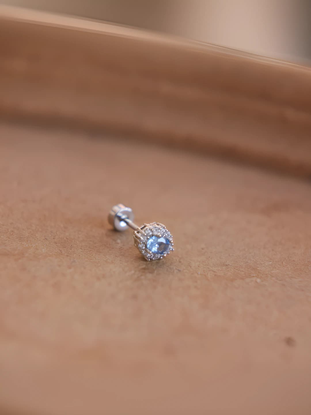 Blue oval full zircon spiral stud
