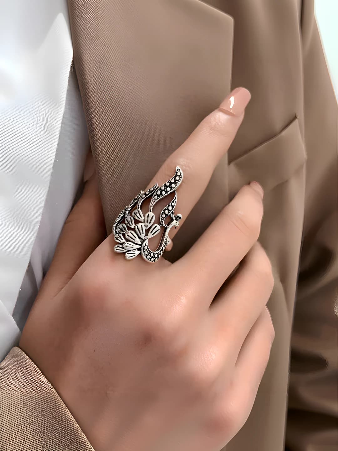Women's adjustable peacock design ring in retro style