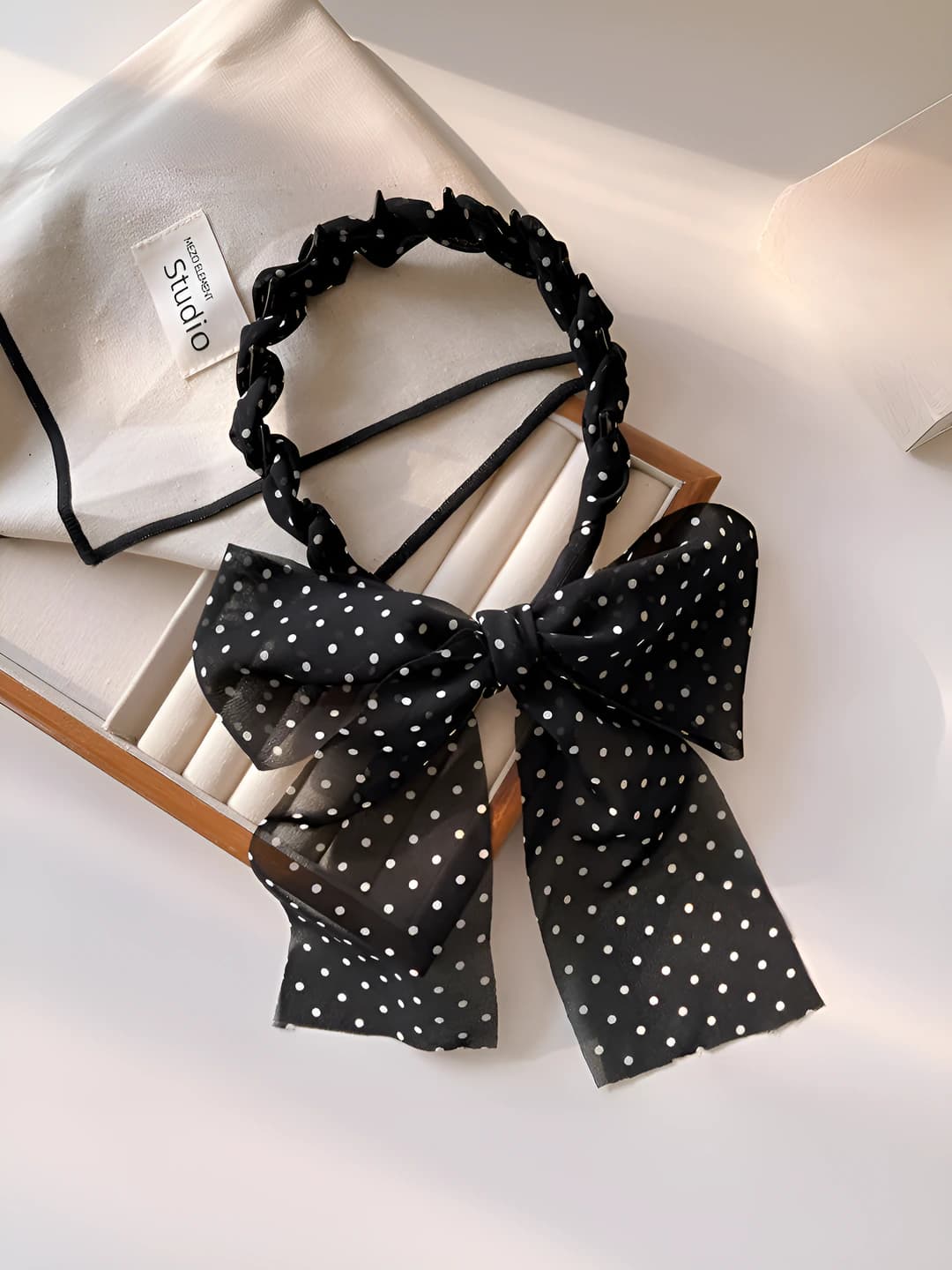 1# Black ribbon, 51 cm